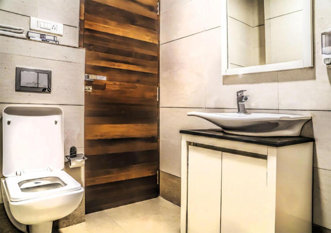 Hotel Kingfisher Udaipur Bagian luar foto