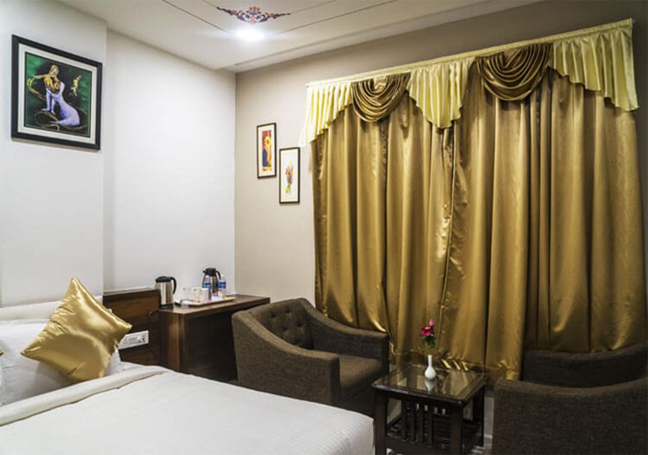 Hotel Kingfisher Udaipur Bagian luar foto